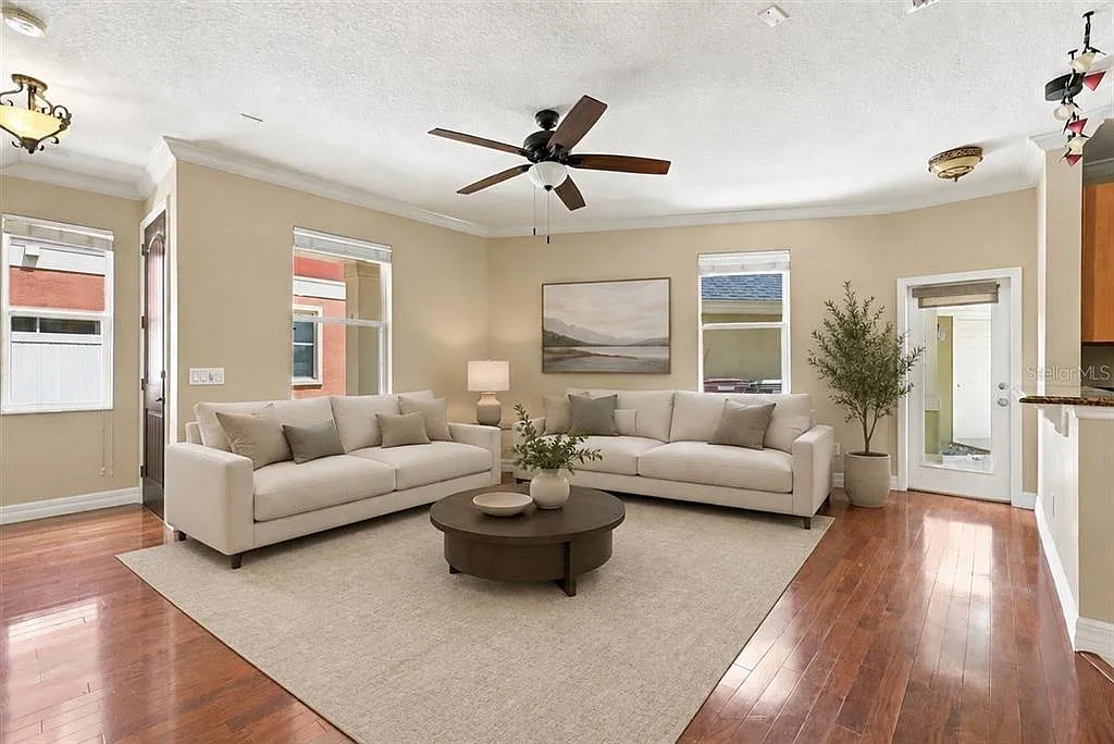 3 bed, 3.0 bath, 1802 sqft, $2,850 — Photo 2