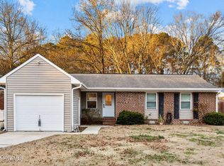 100 Pineview Rd, Jacksonville, NC 28546