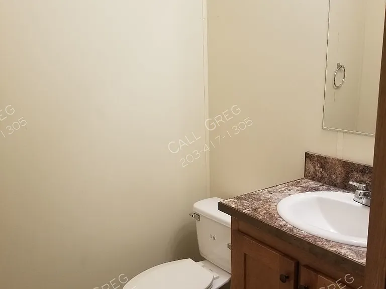 105 Bayberry Ln — Photo 5