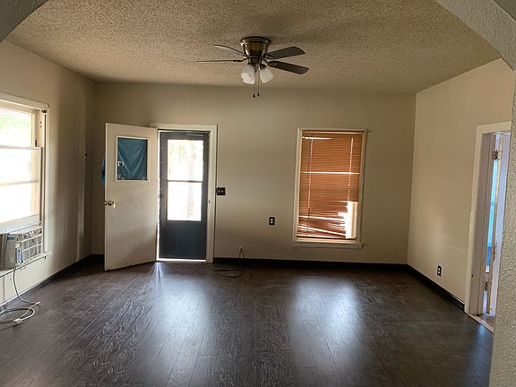 2nd image of 2418 Wyoming St