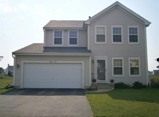 5674 McKenzie Dr, Lake In The Hills, IL 60156