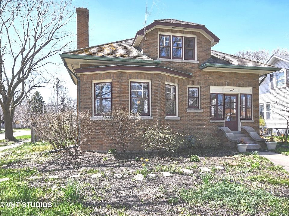 Wilson Brothers Builders ALL Brick Craftsman Bungalow-3 bds, 2.1 baths-2431 Sq Ft-Brand New architectural shingled roof to be replaced May 2018!!