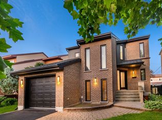7263 Rue Louis #Habert, Longueuil, QC J3Y 8G1