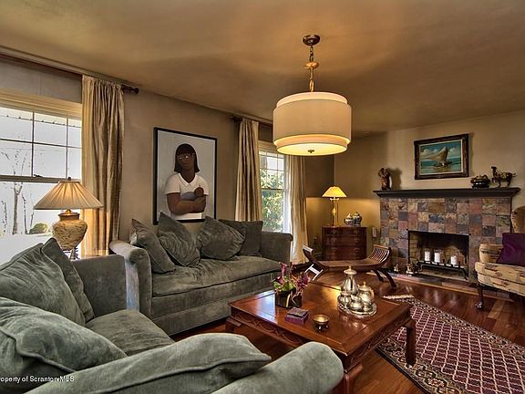 3rd image of 114 Woodside Dr