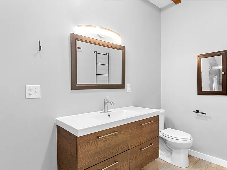 429 S Washington St #B — Photo 8