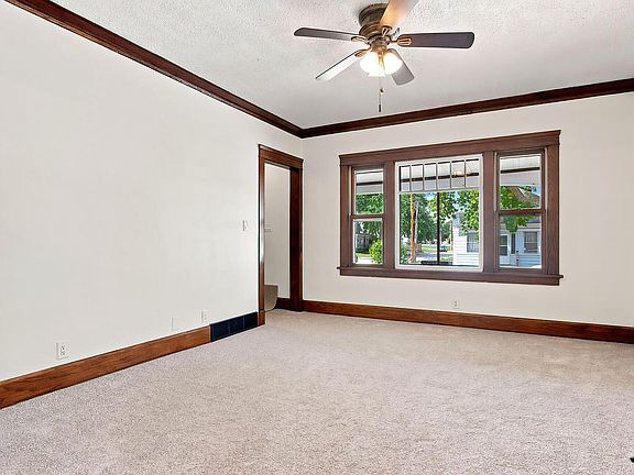 5th image of 2111 Lawn STREET