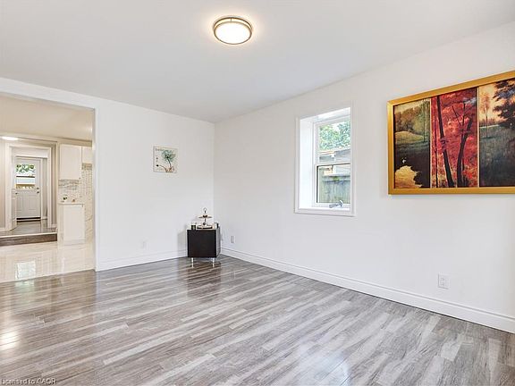 3rd image of 79 Sunnyhill Rd