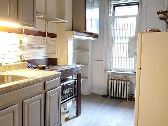 2nd image of 414 E 115th St APT 2A