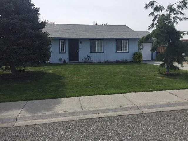 4727 Daisy St photo 1