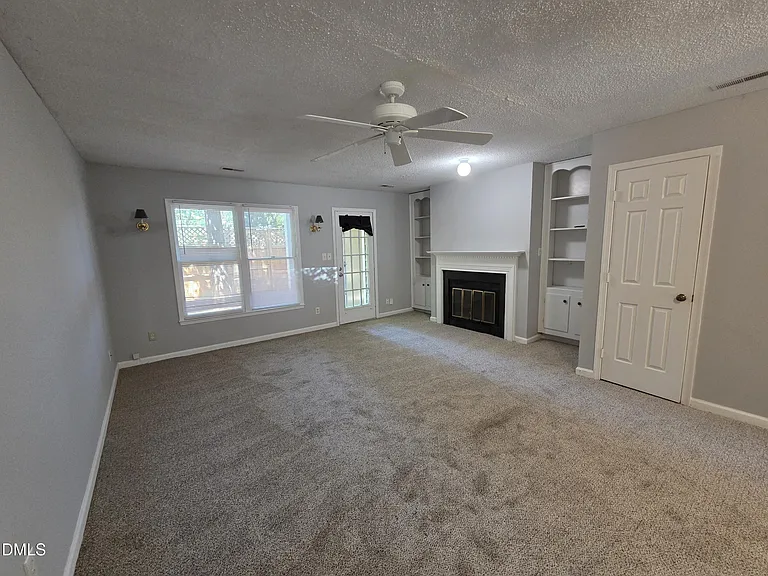 4425 Roller Ct — Photo 10