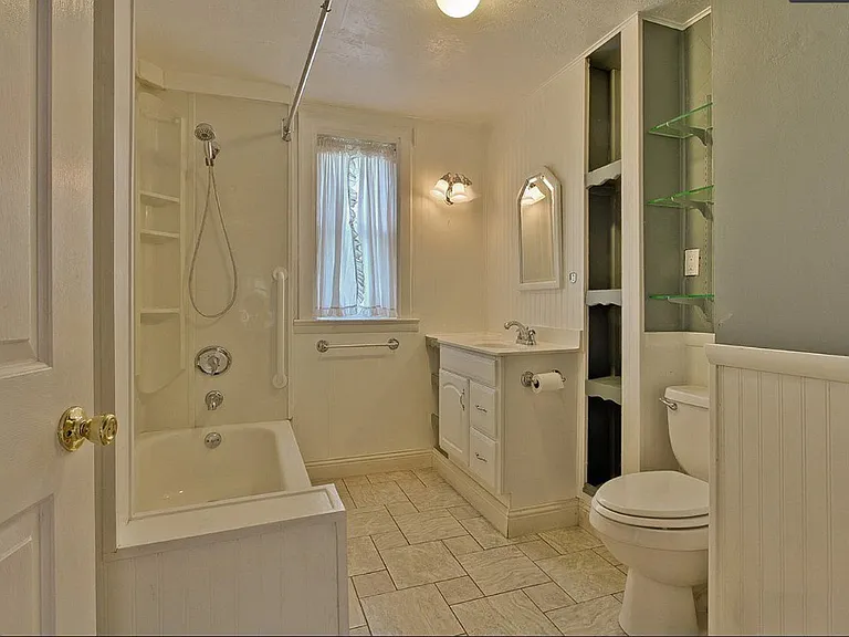 947 Terry St #A — Photo 9