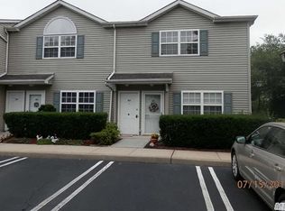 502 Meadow Cir, Valley Stream, NY 11580