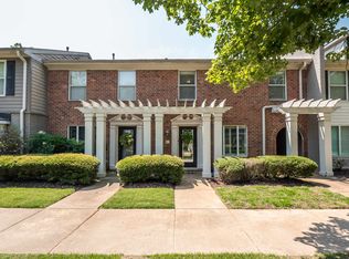 7484 Germantown Sq S, Germantown, TN 38138
