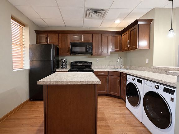 3rd image of 35 N Saginaw St #2