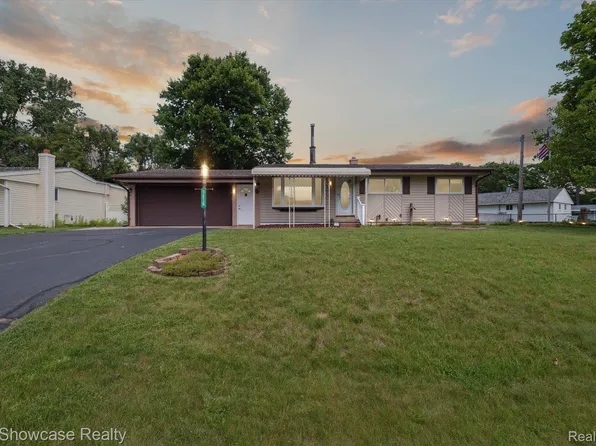 2476 Peters St, Orion, MI 48359