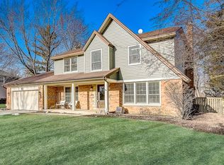 1029 Wellington Ave, Libertyville, IL 60048