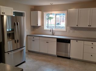 1809 University Dr, Charleston, IL 61920