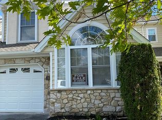 47 Griffith Miles Cir, Ivyland, PA 18974
