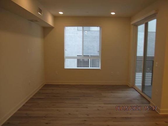 5th image of 4400 Cahuenga Blvd #102