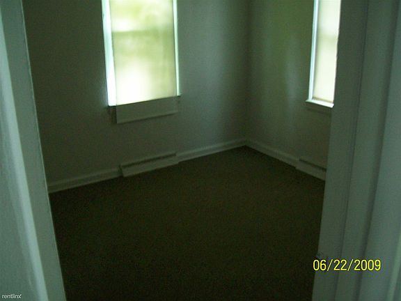 724 louisa-front of house 003