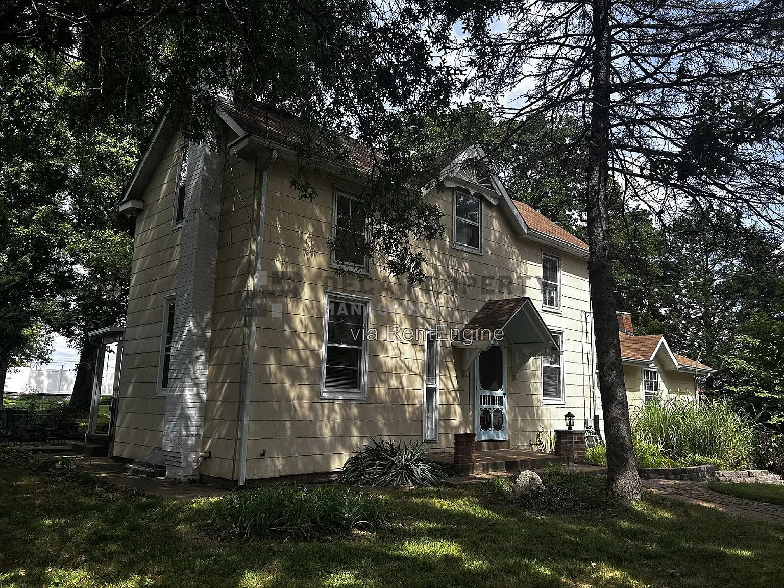 4 bed, 2.0 bath, 1810 sqft, $1,950 — Photo 1