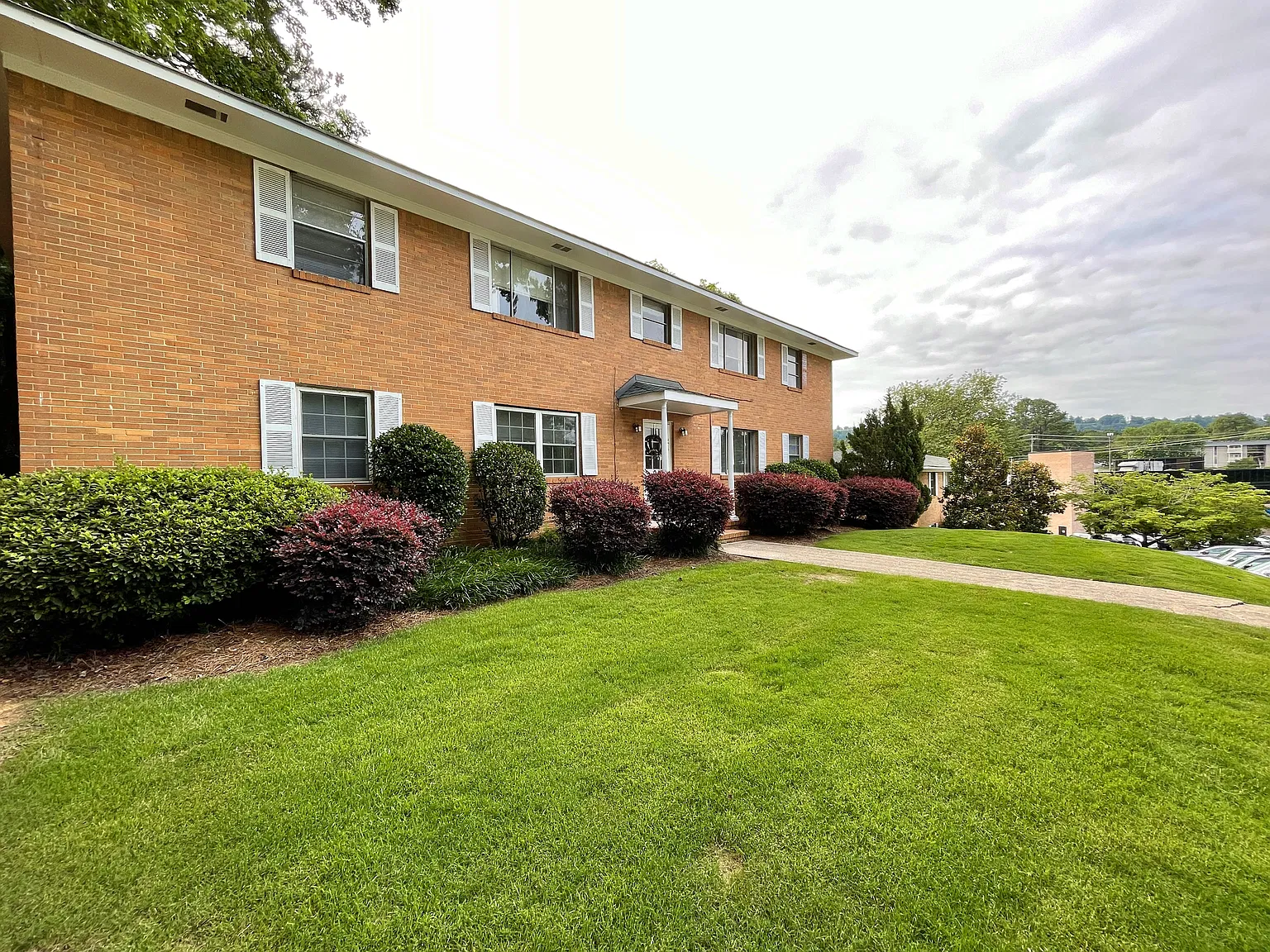 2 bed, 853 sqft, $1,400 — Photo 1