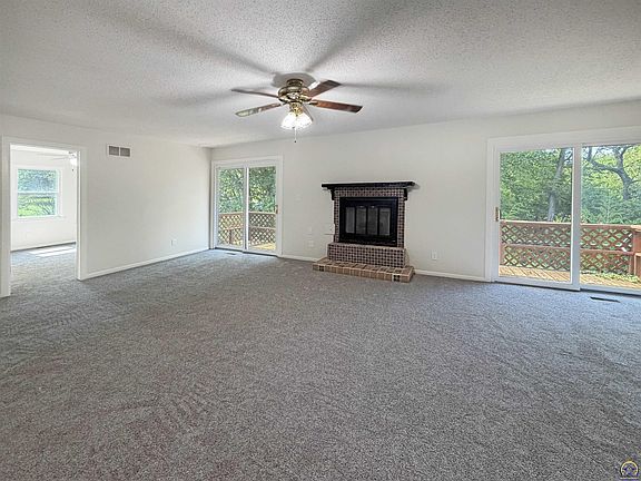 3rd image of 400 SE 38th St