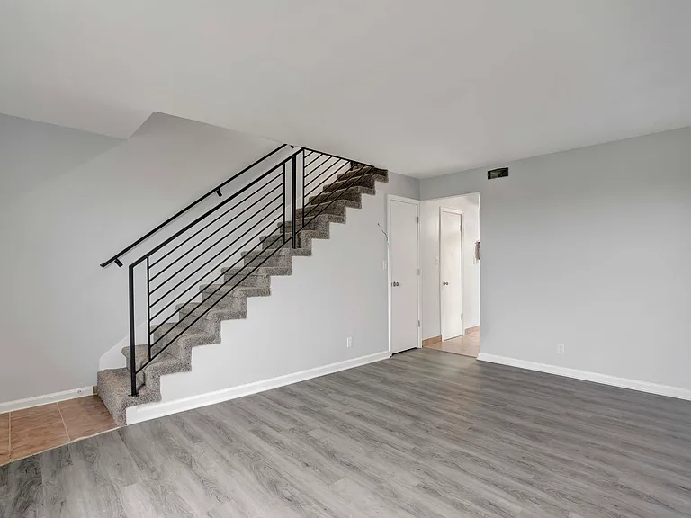 1108 Pembroke Oak Grove Rd #19 — Photo 6