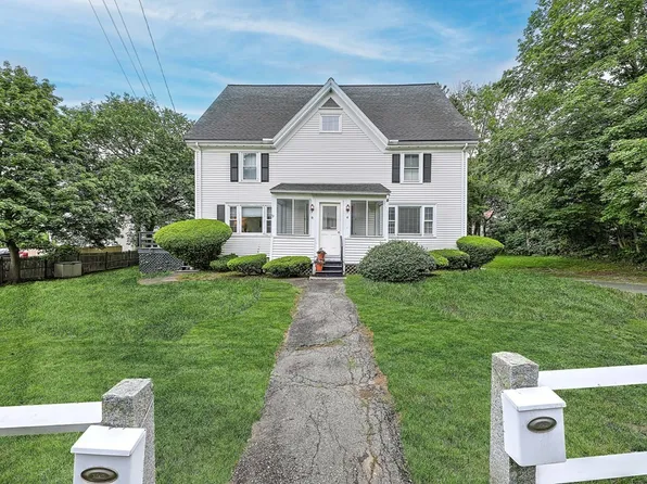4 & 6 Brook St, Medfield, MA 02052
