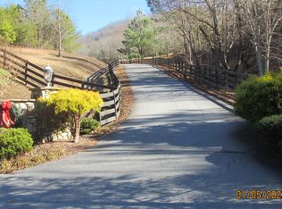 1 Tantrough Rd, Hiawassee, GA 30546