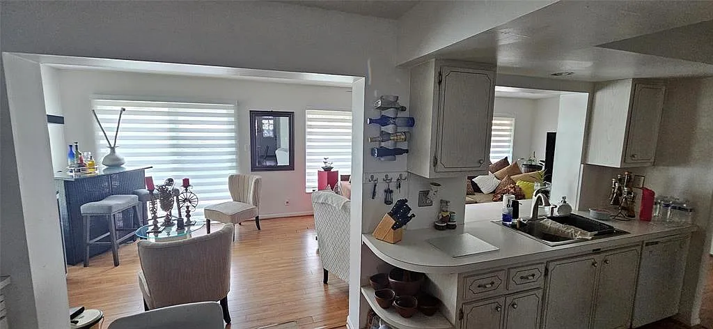 2 bed, 2.0 bath, 1587 sqft, $2,350 — Photo 3