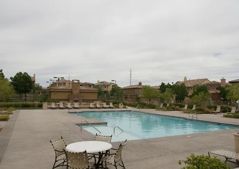 2407 Granada Bluff Ct — Photo 5