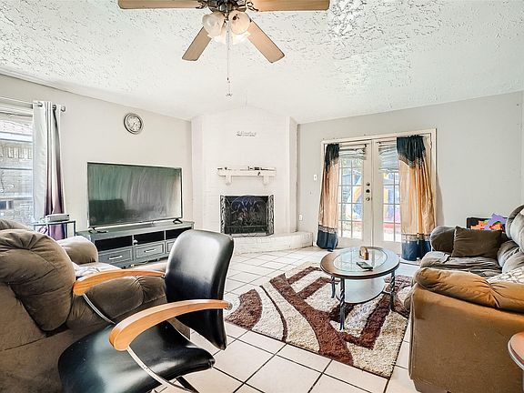 2nd image of 2912 Ocean Way