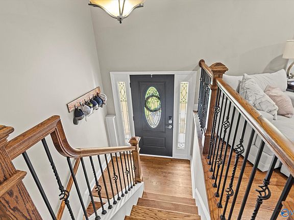 2nd image of 316 Curtis Dr SE