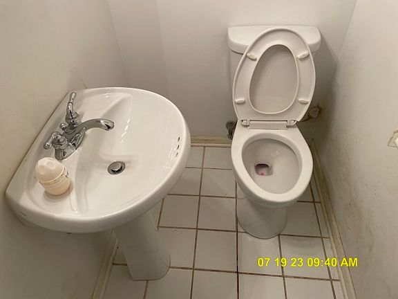 3rd image of 4605 S Lake Park Ave