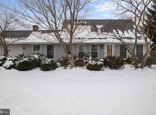 41 Vine Ln, Levittown, PA 19054