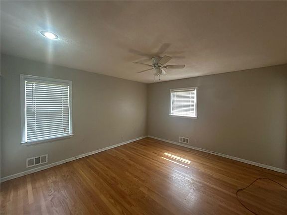 3rd image of 5117 S Delaware Ave