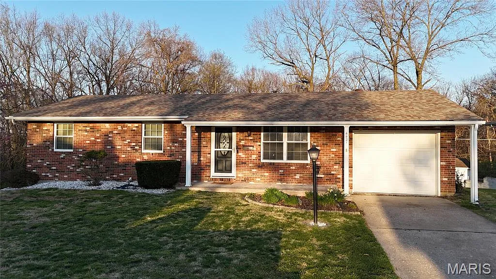 4421 Thadway Dr photo 1