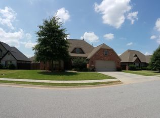 6504 S 35th St, Rogers, AR 72758