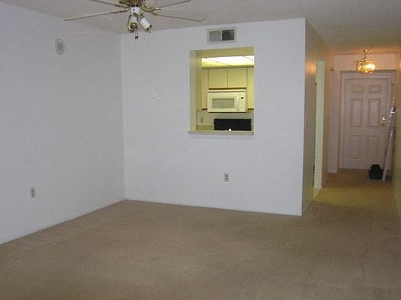 3rd image of 800 Cove Cay Dr Unit 2G
