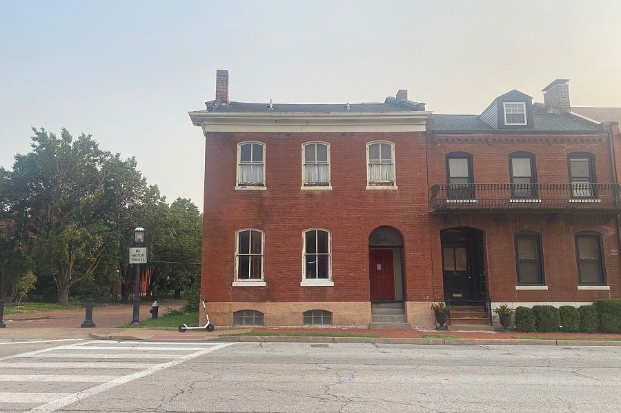 1st image of 945 Park Ave