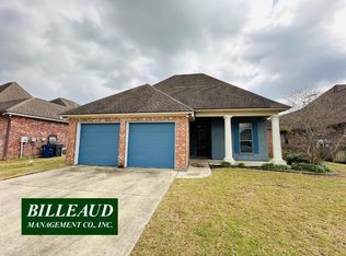 219 Bayou Parc Dr, Youngsville, LA 70592