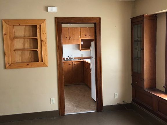 5th image of 3067 W 116th St