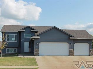711 Saint Gregory St, Harrisburg, SD 57032