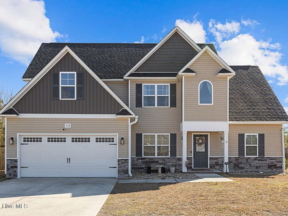 3rd image of 119 Sonia Drive