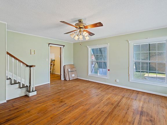 4th image of 1005 Shasta Dr