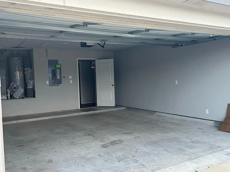 2428 Nolan Creek St — Photo 33