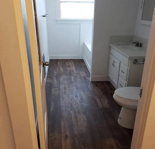 1325-1333 E 3rd St #1325 — Photo 2