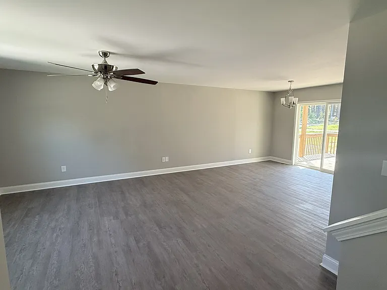 410 S Glover St — Photo 4