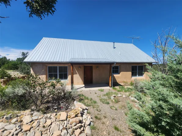 27 Hanuman Rd, Cerrillos, NM 87010